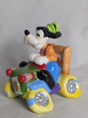 Enesco Disney Ceramic Goofy In Car